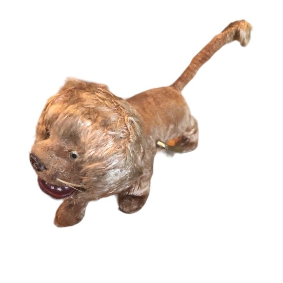 VTG Wind ~Up Lion Shakes Tail Open Mouth Faux Fur Realistic  5” Made In Japan - Picture 1 of 9